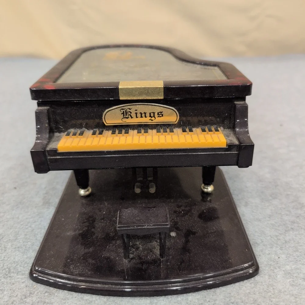 Kings Black Musical Grand Piano Trinket Box Hinged Lid Plays Music - READ: Dusty